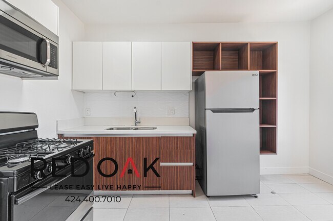 Photo - 932 Irolo St Unit 205