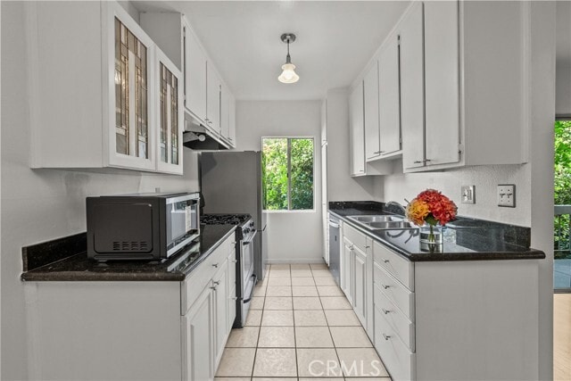Building Photo - 5055 Coldwater Canyon Ave Unit 217