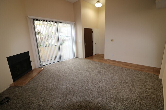 Photo - 21233 Lassen St