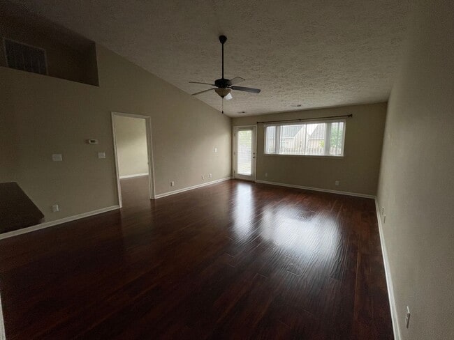 Photo - 3 Bedroom Home In Lindberg Village
