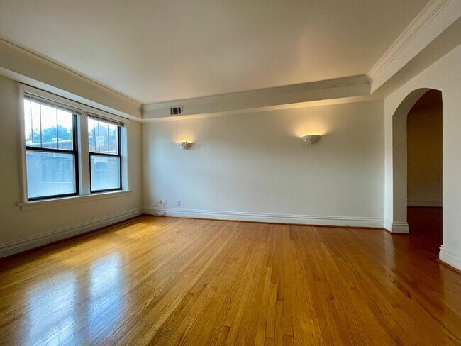 Photo - 6238-6242 Southwood Ave