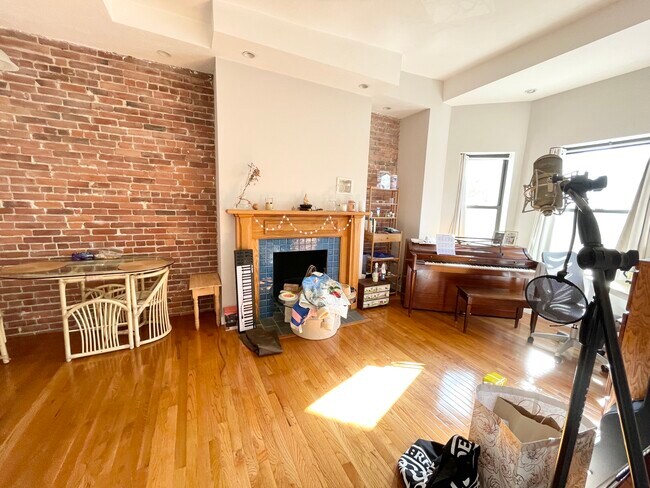 Photo - 73 Gainsborough St Unit 301