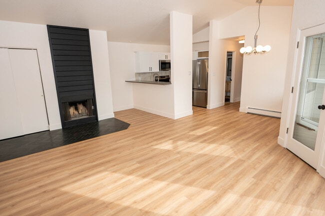 Building Photo - 3545 28th St Unit 308