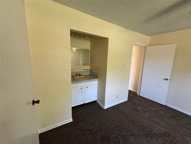 Photo - 909 14th Ave N