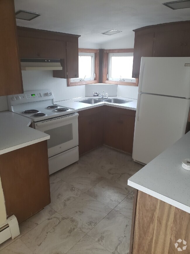 Building Photo - 99 Hazael St Unit 2 Rental
