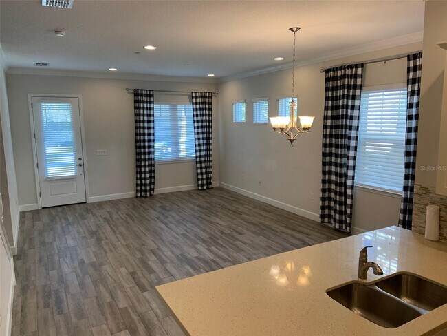 Photo - 9073 Laureate Blvd