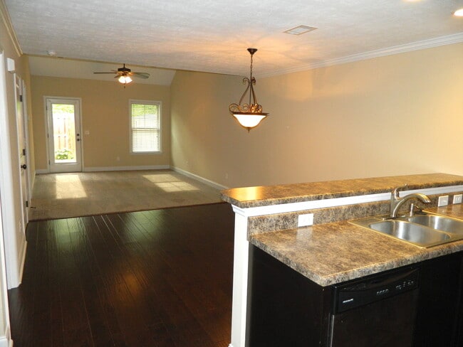 Photo - 517 Scenic Dr