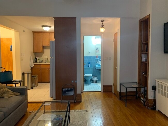 Photo - 907 Beacon St Unidad 4