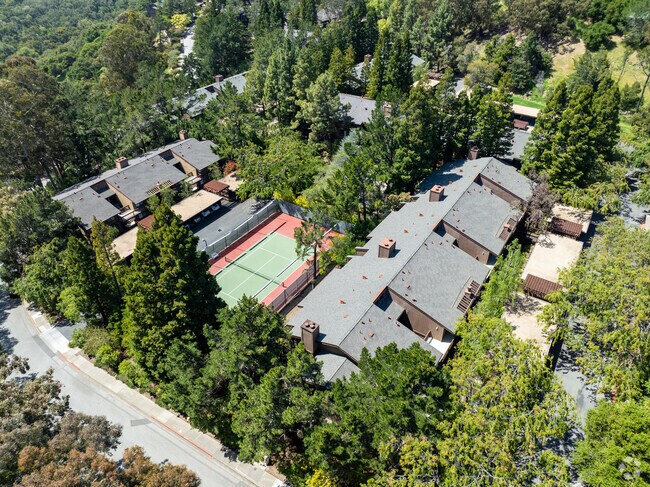 Building Photo - Brittan Heights Condominiums