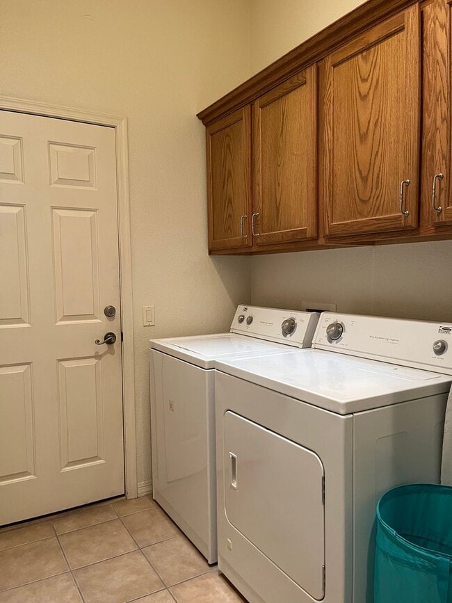 Building Photo - WINTER VACATION RENTAL-2 bedroom/2 bath