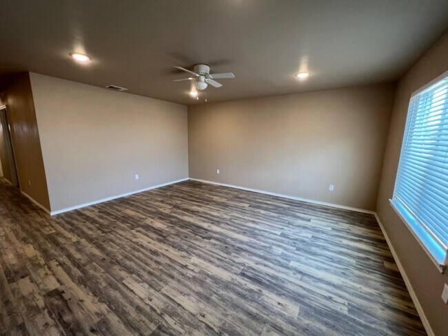Photo - 2407 N Ave N