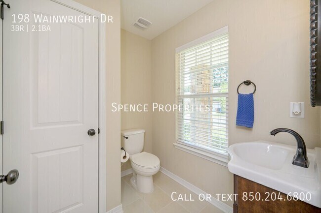 Photo - 198 Wainwright Dr