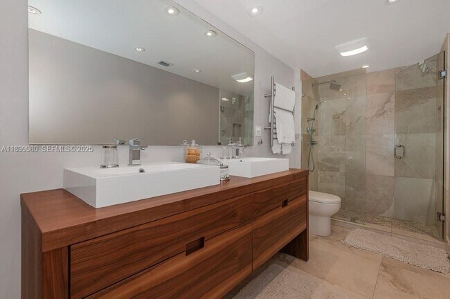 Photo - 2301 Collins Ave Unidad 738