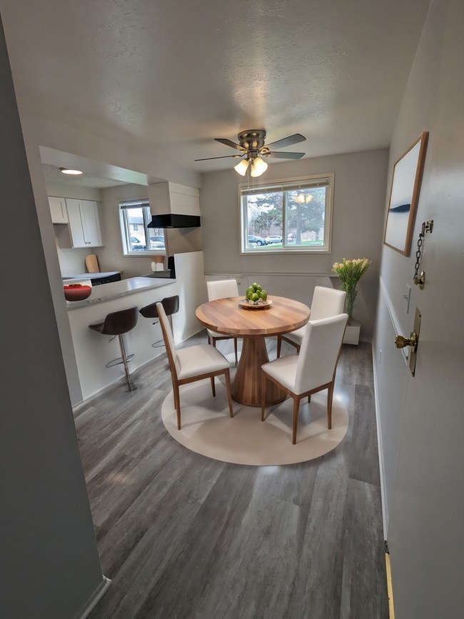 Planos de planta con vista abierta - Cedar Commons