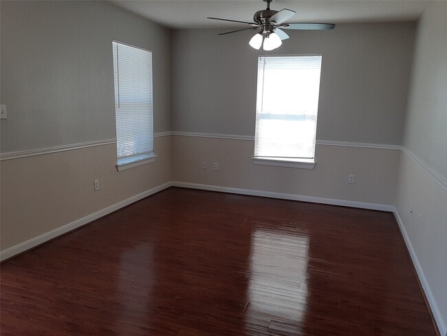 Photo - 146 S Bend Ct