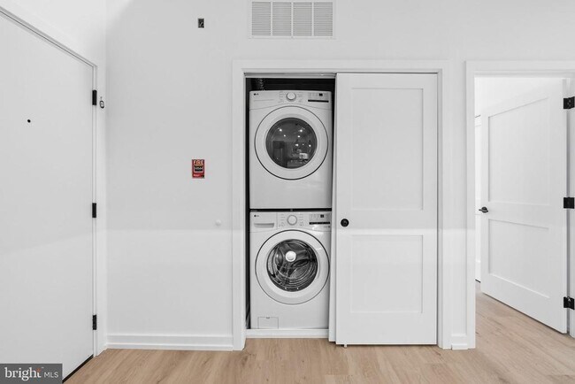 Photo - 1232 Chancellor St Unidad 4A