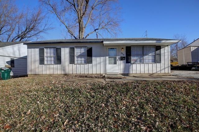 Photo - 2710 E Illinois St