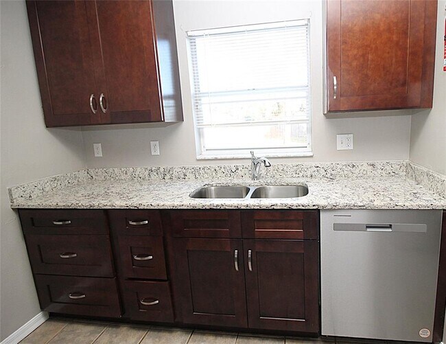 Photo - 903 S Disston Ave