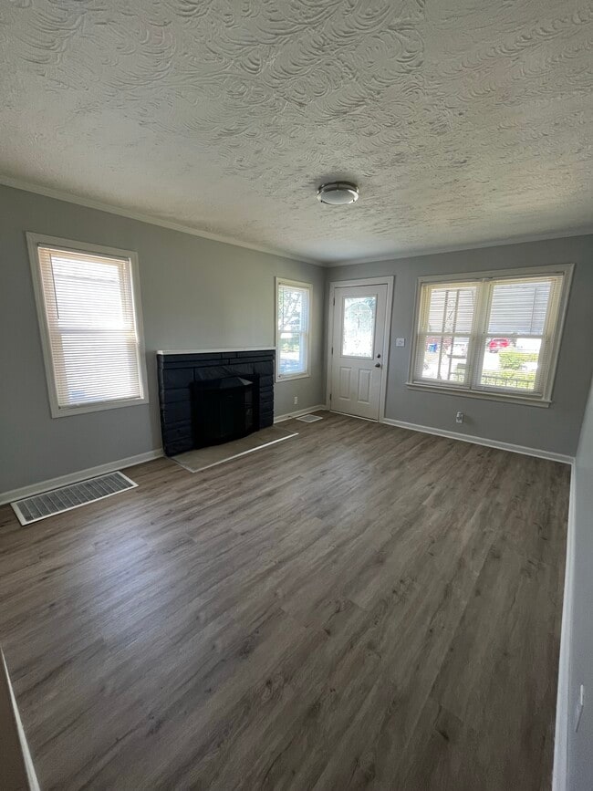 Photo - 272 S Weyant Ave