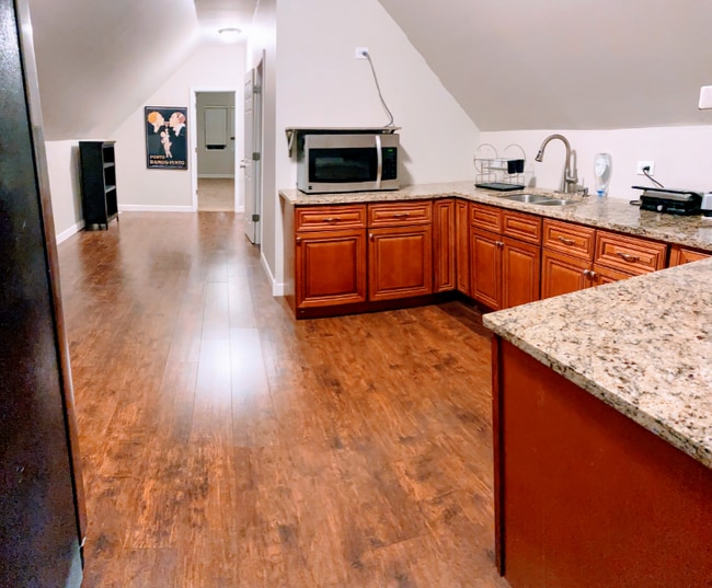 Building Photo - 3547 S Hermitage Ave Rental