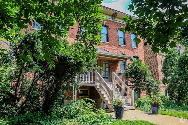 Building Photo - Harris Point Chicago Rental