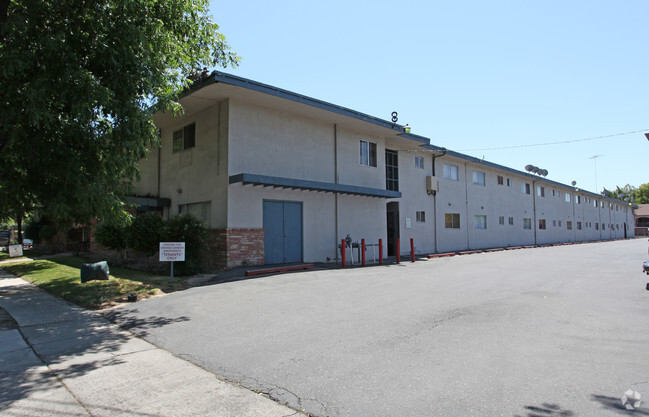 Building Photo - L150 - Orange Garden Apartments