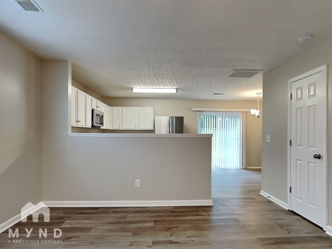 Photo - 2838 Creekbend Dr