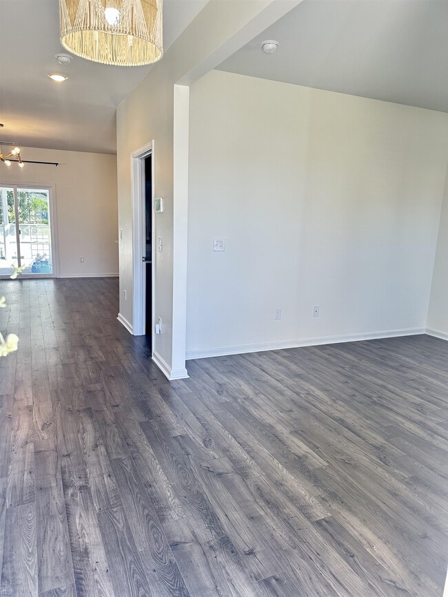 Photo - 340 Emery Oak Dr