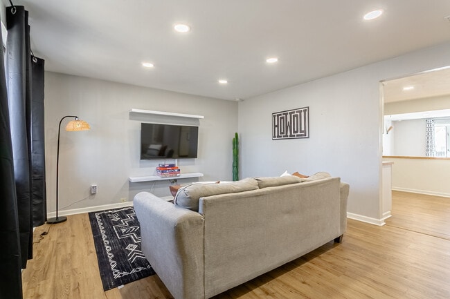 Photo - 8490 Benton St Unit 5