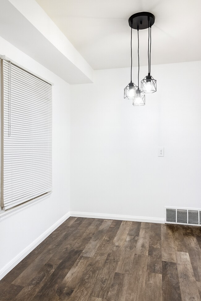 Photo - 20110 Northlawn St