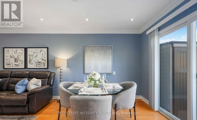 Photo - 22 Dunbar Crescent