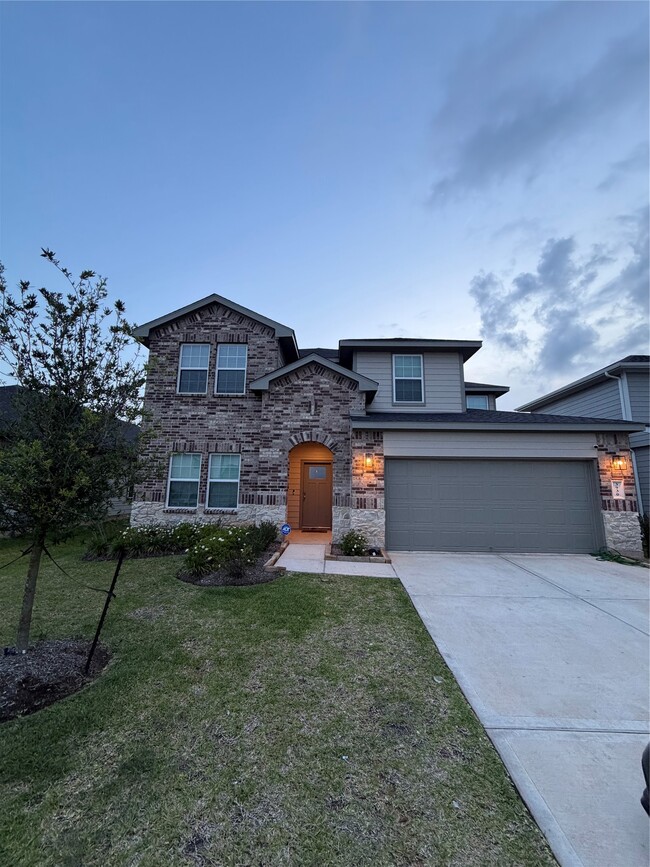 Building Photo - 3930 Edzell Heights Dr