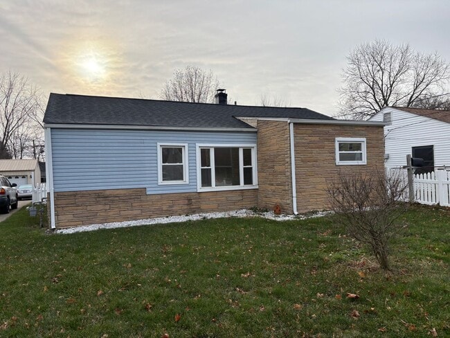 Photo - 870 Geneva Ave