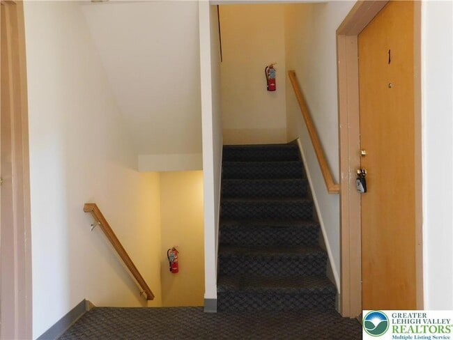 Photo - 813 Main St Unit 4