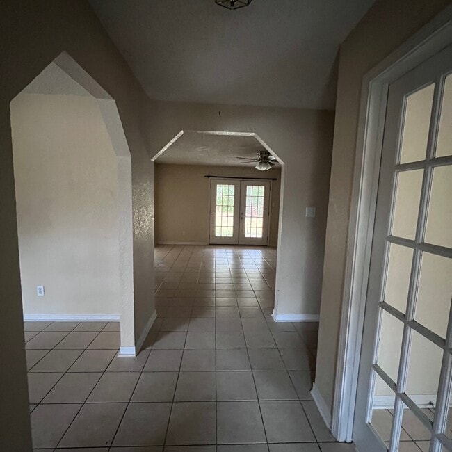 Photo - 161 Pinehill Mnr