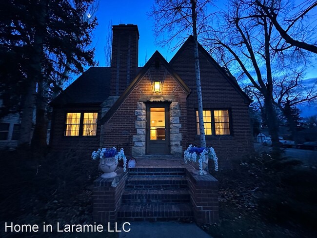 2 br, 2 bath House - 1400 Grand Ave - 2 br, 2 bath House - 1400 Grand Ave