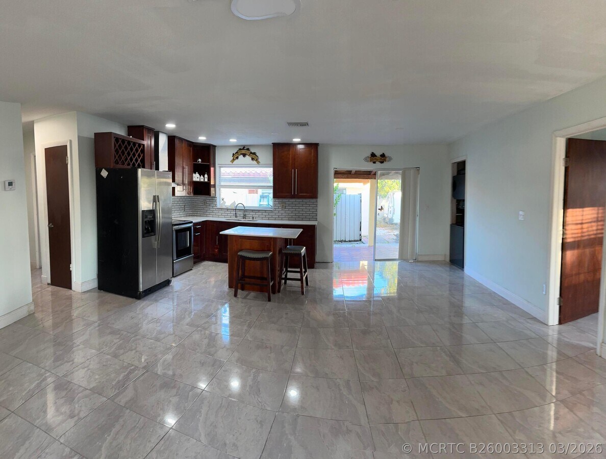 Photo - 416 San Mateo Dr