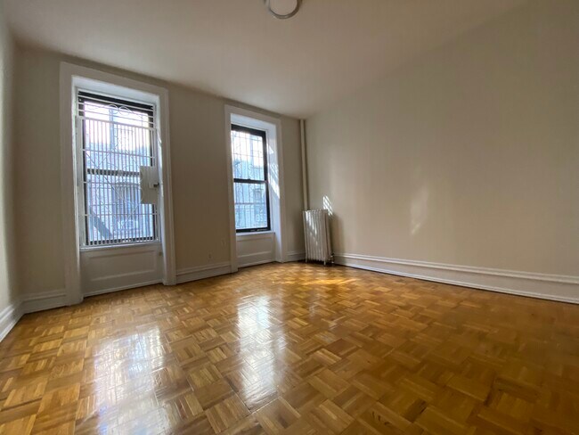 Common area - 975 Amsterdam Ave Unit 6