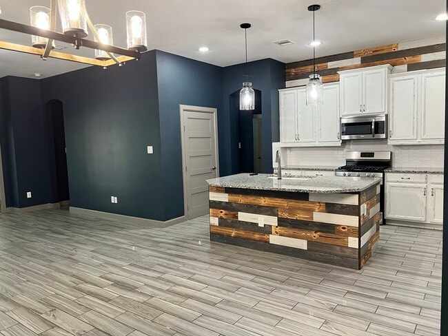 Photo - 211 Pleasant Hl Wy