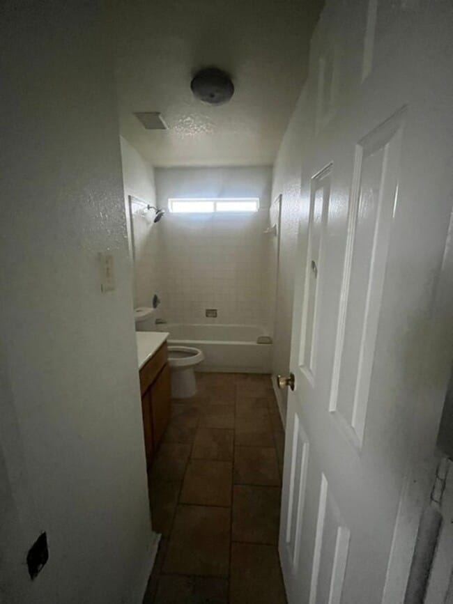 Photo - 3303 Toledo Dr Unit C
