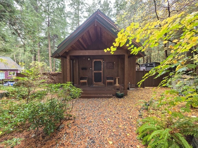 Photo - 713 Claire Ln