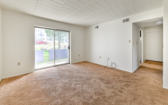 Photo - Hillcrest Apartments