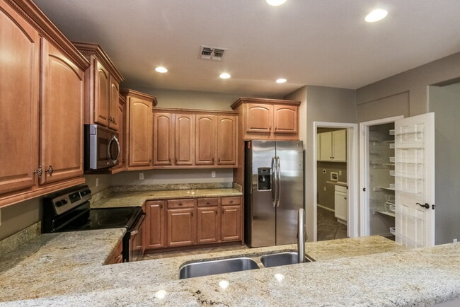 Photo - 1081 E Horseshoe Dr