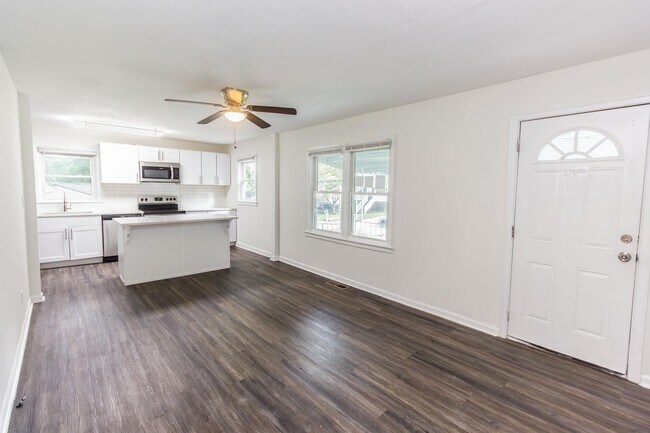 Photo - 231 Maple St