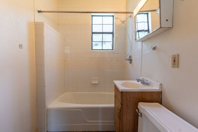 Photo - Cute 2 Bed Ready For You!