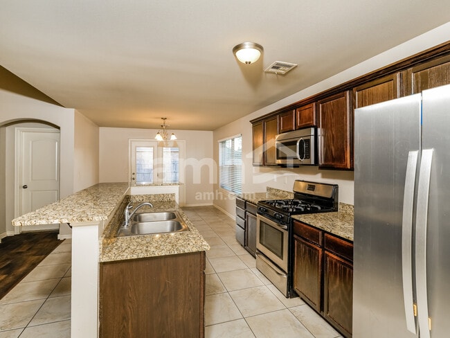 Photo - 13332 S Poplar St