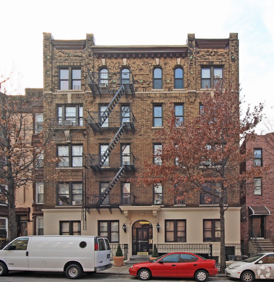 Photo - 252-300 12th Street