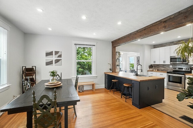 Photo - 3769 Andrew Ave