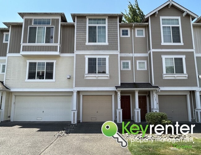 Fife Living: Your Ideal Multi-Level Family... - Fife Living: Your Ideal Multi-Level Family... House