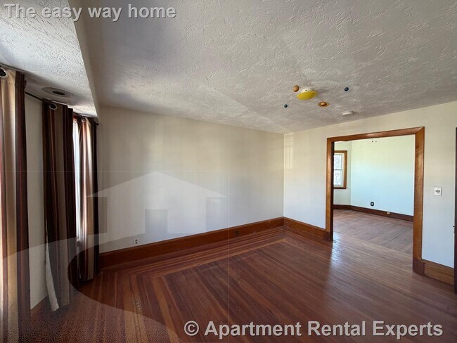 Photo - 1040 Broadway Unidad #2